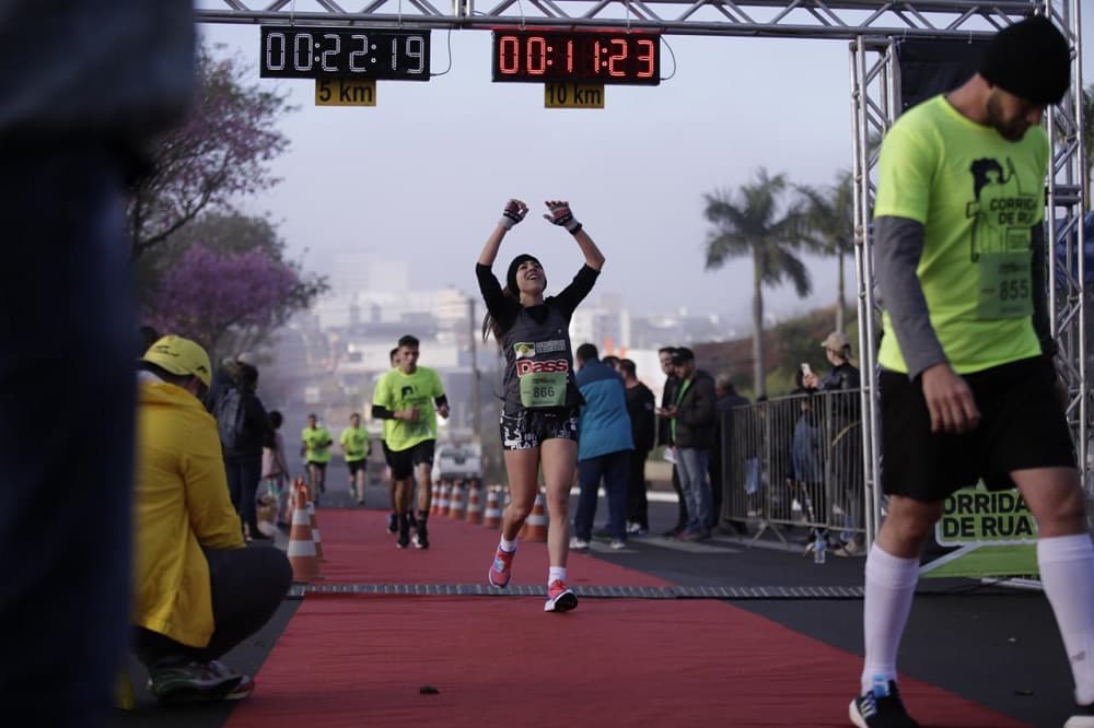 Atleta saudadense se destaca em desafio de de corrida Rústica, em Xanxerê (Foto: Mariana dos Santos)