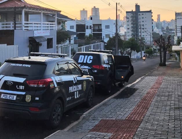 Vários agentes participaram da operação Narcos (Foto: Polícia Civil)