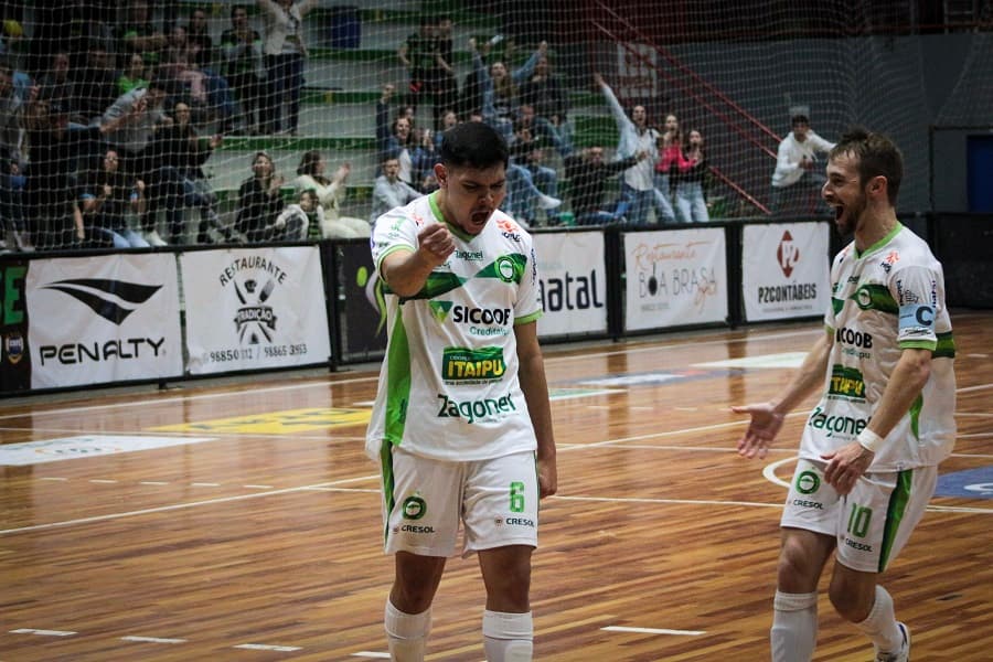 Pinhalense terminou a primeira fase com vitória sobre Catanduvas (Foto: Felipe Eduardo Zamboni)