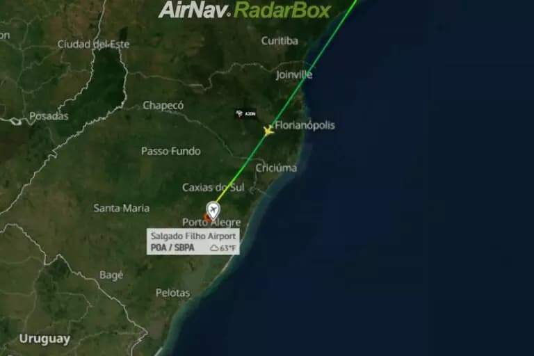 A320neo da Azul durante o voo em que ocorreu o avistamento (Foto: RadarBox)