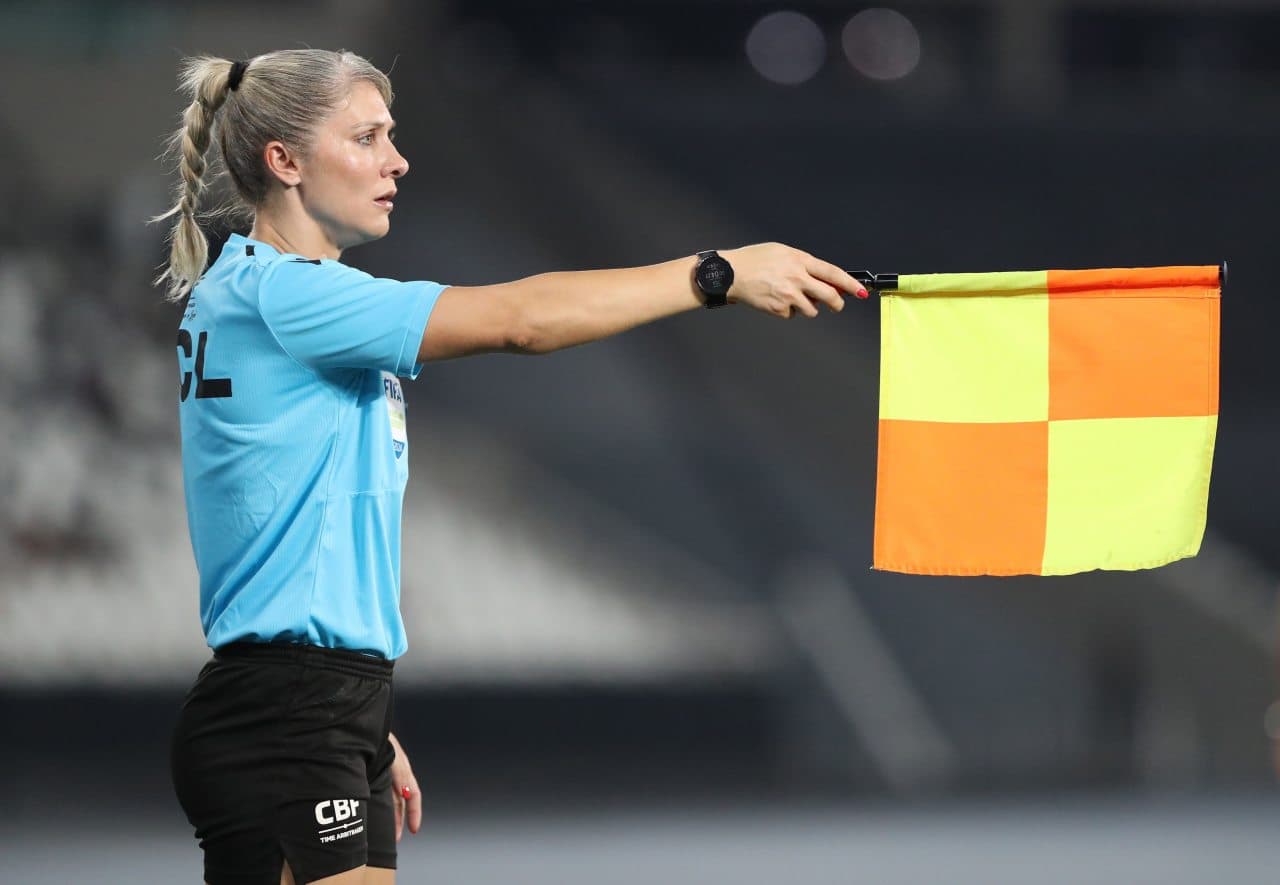 Saudadense Neuza Ines Back atuará no Gre-Nal 448 neste domingo