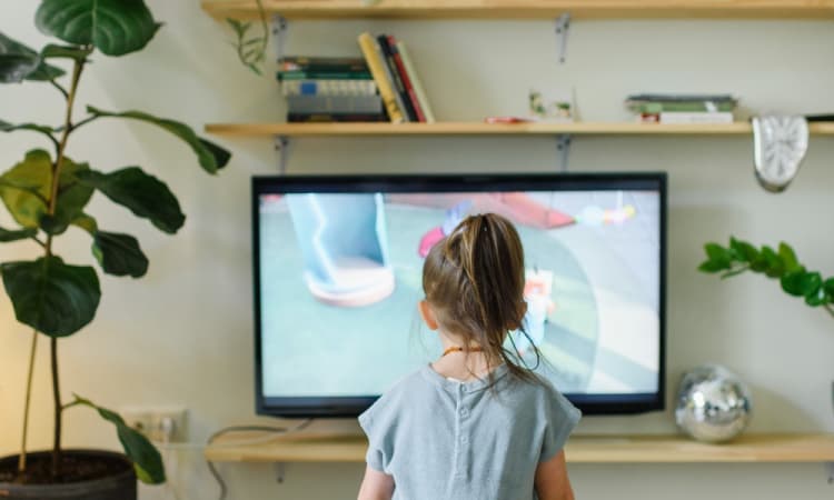 Novo guia de classificação indicativa inclui faixa de 6 anos e apps (Foto: Banco de imagens/Pexels)