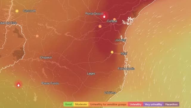 Imagem capturada na plataforma IQAir às 8h42 desta quarta-feira (4) que mostra situação do ar em SC (Foto: IQAir/Reprodução)