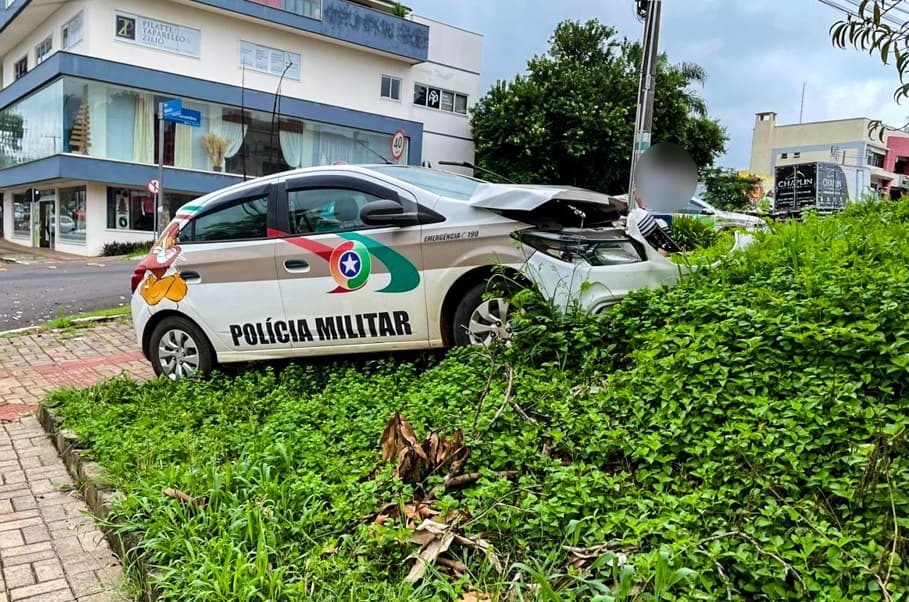 Veículo é utilizado para programa institucional (Foto: Marcos de Lima)