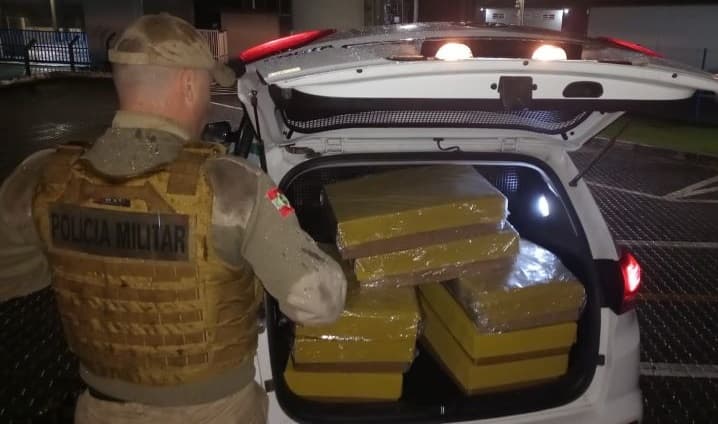 Drogas passaram pela cidade de Pinhalzinho (Foto: Polícia Militar)