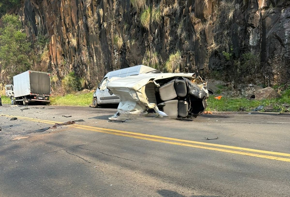 Colisão deixou rastros de destruição (Foto: Divulgação)