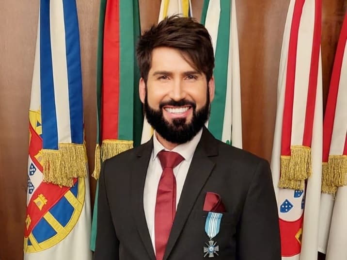 Léo Rodrigues se dedica como cuidador de idosos (Foto: Arquivo pessoal)