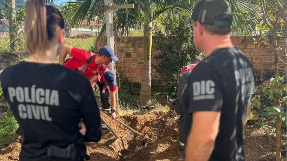Suspeito indicou onde estaria o corpo da vítima (Foto: Polícia Civil)