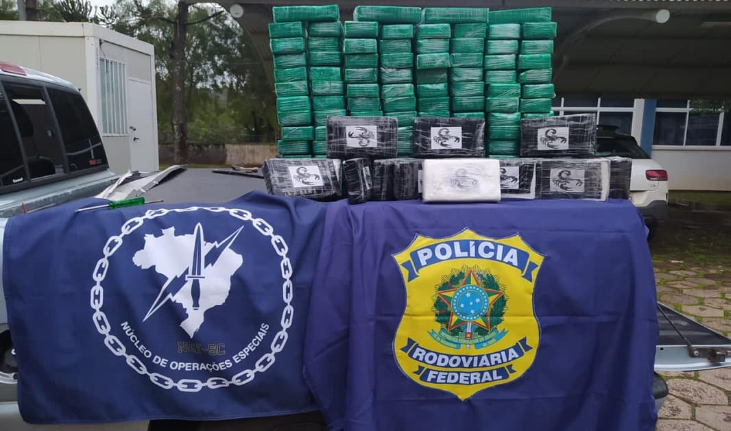PRF apreende carga de cocaína em Chapecó (Foto: PRF)