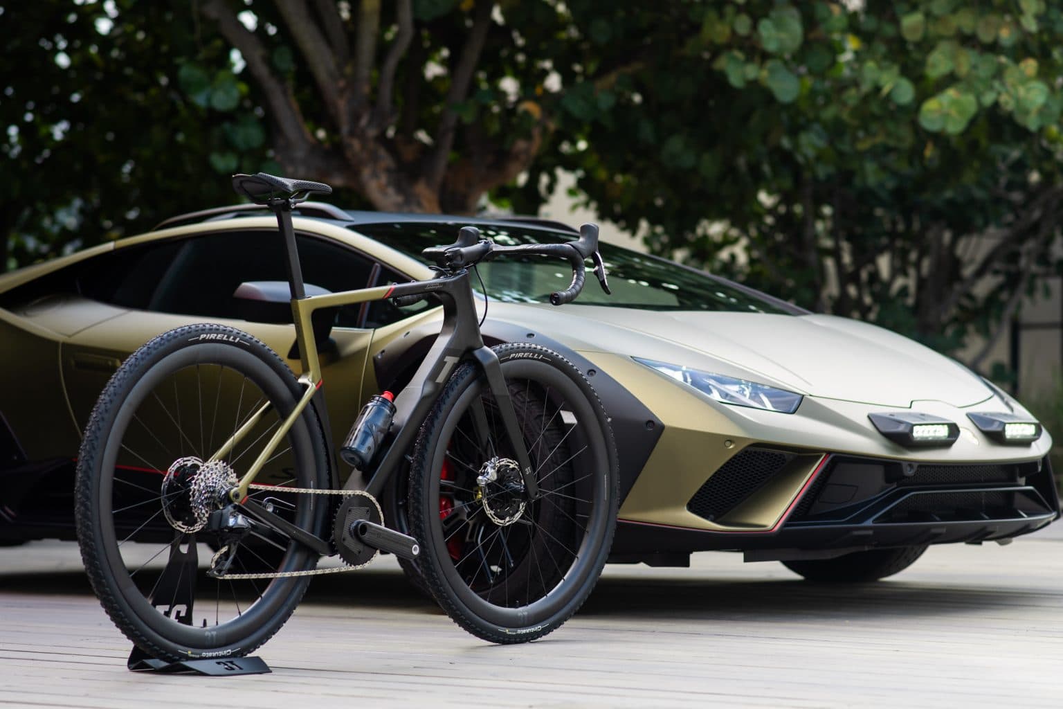 Bike Exploro Racemax tem desempenho off-road (Foto: Divulgação / Lamborghini)