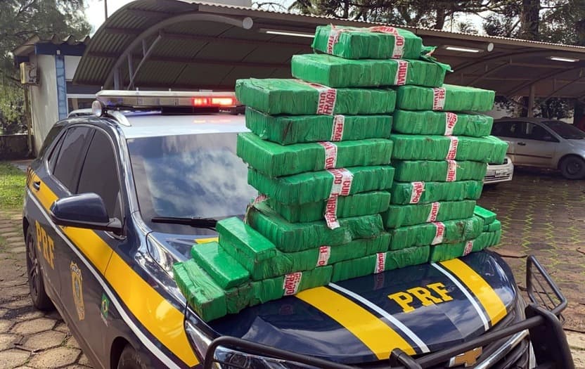 Maconha aprendida pela PRF (Foto: Polícia Rodoviária Federal)
