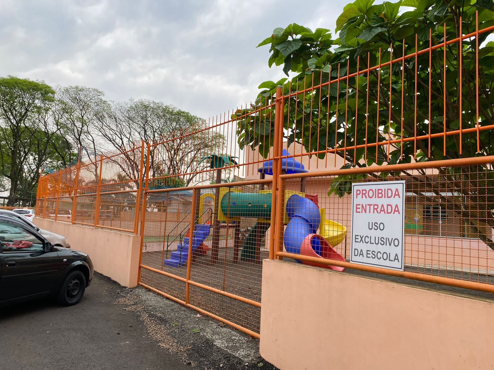 Altura das grades é aumentada nas escolas de Nova Erechim (Foto: ASCOM)