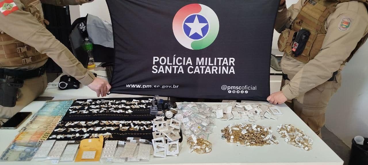 Materiais roubados foram todos recuperados (Foto: Divulgação PM)