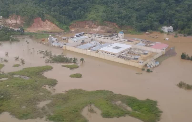 No ano passado, unidade em Tubarão ficou alagada (Foto: Divulgação)