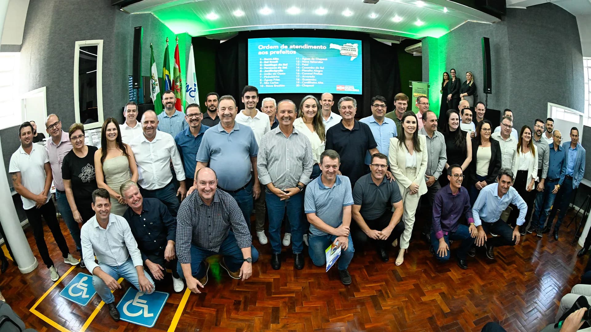 Prefeito de Pinhalzinho tem conversas sobre projetos da Casan e Celesc