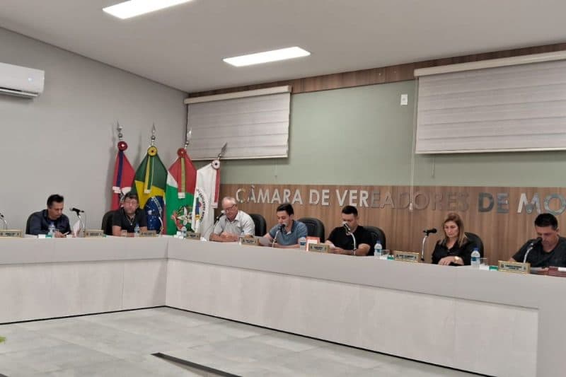 Parlamentares em encontro semanal (Foto: Divulgação)