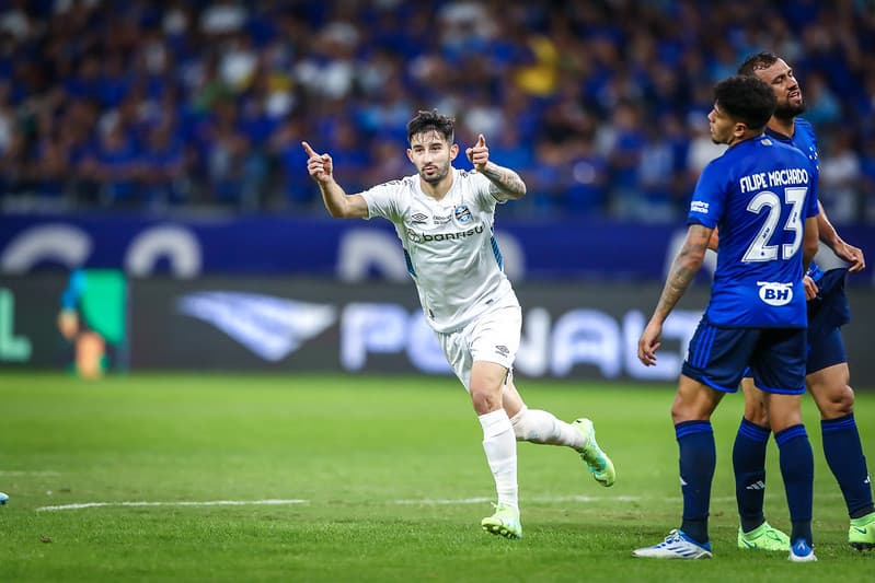 Villasanti fez o gol que classificou o Grêmio (Foto: Lucas Uebel)