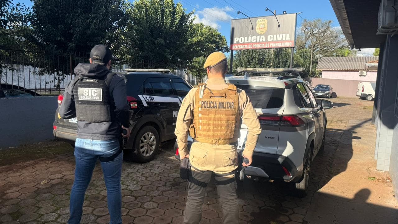 Suspeito foi capturado durante entrega de drogas e encaminhado à prisão em operação integrada das forças de segurança. (Foto: Divulgação)