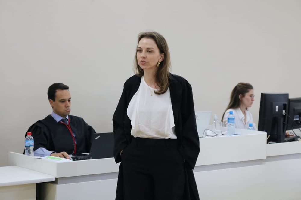 Advogada de defesa, durante julgamento (Foto: Henrique Paulo Koch)