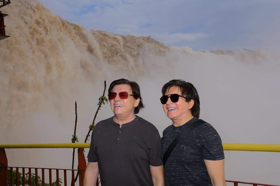 Dupla sertaneja conheceu atrativo turístico (Foto: Edi Emerson)