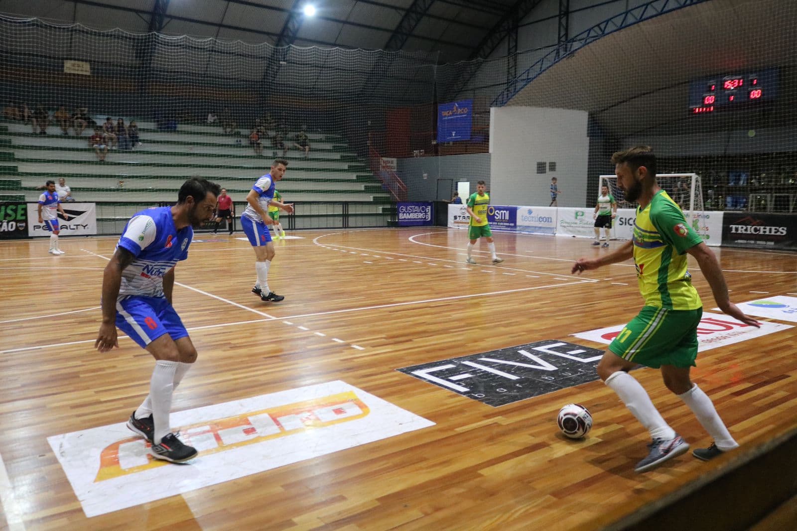 Noite não teve muitos gols em relação a outras rodadas (Foto: Felipe Eduardo Zamboni)