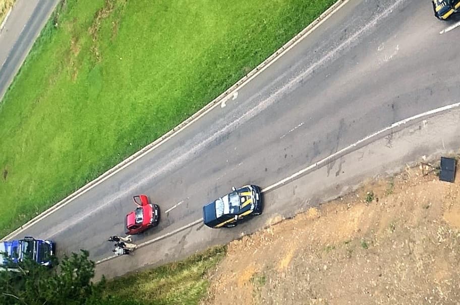 Perseguição ocorreu com o apoio de aeronave (Foto: Serviço aeropolicial)