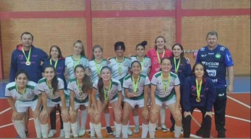 Equipe feminina de Pinhalzinho vem se destancando nas competições (Foto: Divulgação)