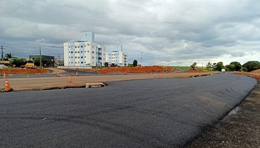 Obras no trevo do Loteamento Primavera estão em andamento (Foto: Gilmar Bortese)
