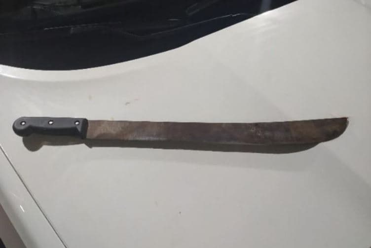 Objeto estava com autor e terminou confiscado (Foto: Polícia Militar)