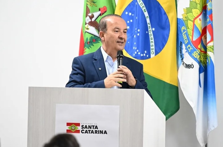 Jorginho Mello mantém liderança folgada na disputa pelo governo de SC em 2026, aponta pesquisa
