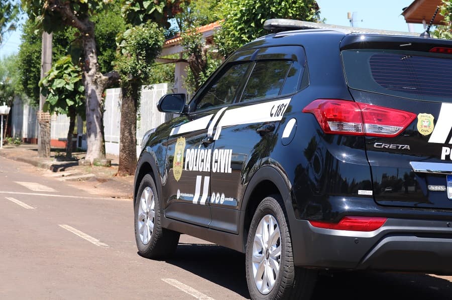 Policiais capturaram suspeito em uma residência (Foto: Henrique Paulo Koch)