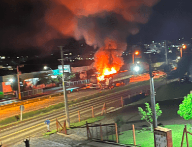 Batida próximo ao trevo da cidade (Foto: Divulgação)