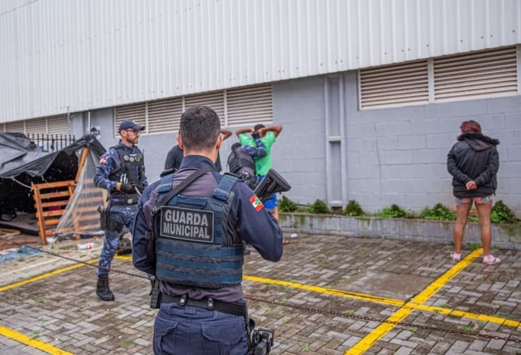 Operação "Asfixia" foi realizada para verificar a presença de drogas (Foto: Reprodução / Prefeitura)
