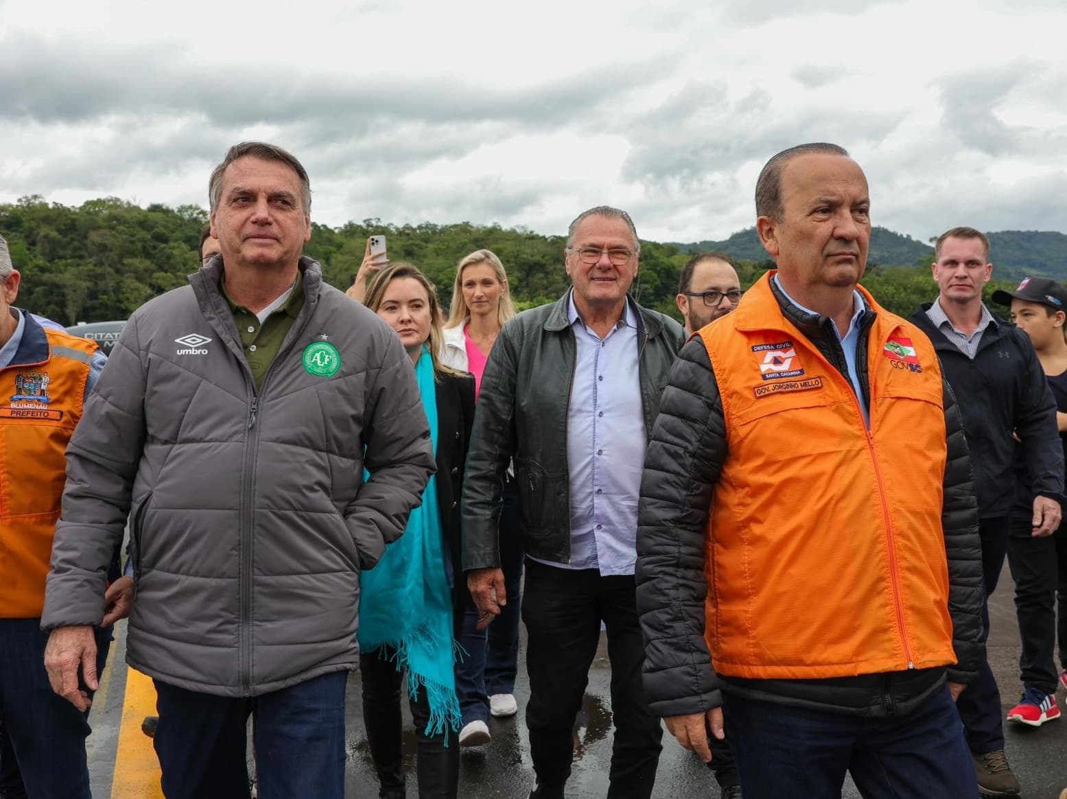 Bolsonaro visitou cidades atingidas por temporal (Foto: Divulgação)