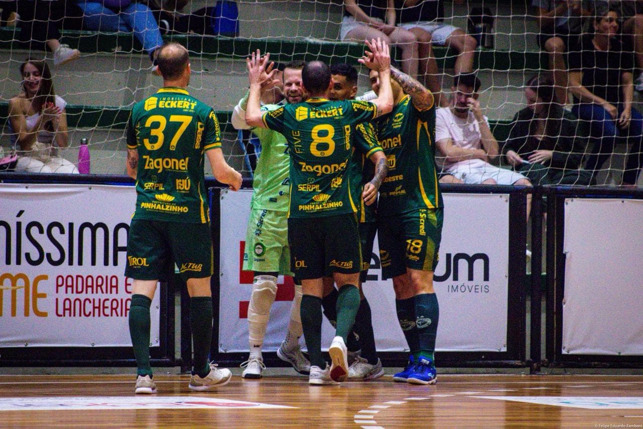 Clube local venceu por 3 a 0 (Foto: Felipe Eduardo)