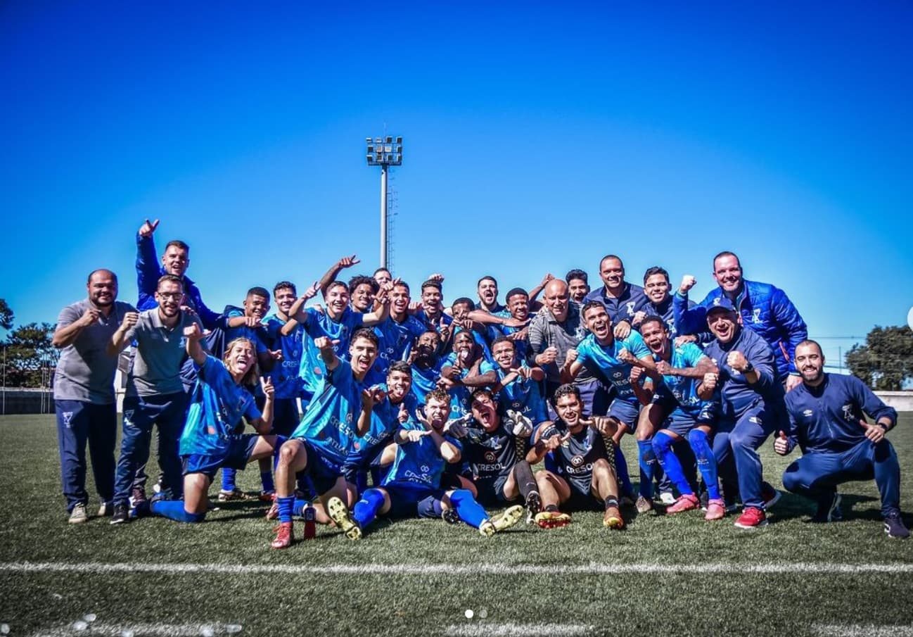 Equipe comemorou a classificação inédita para a Copa São Paulo (Foto: Gerson Ferreira/Du Caneppele)