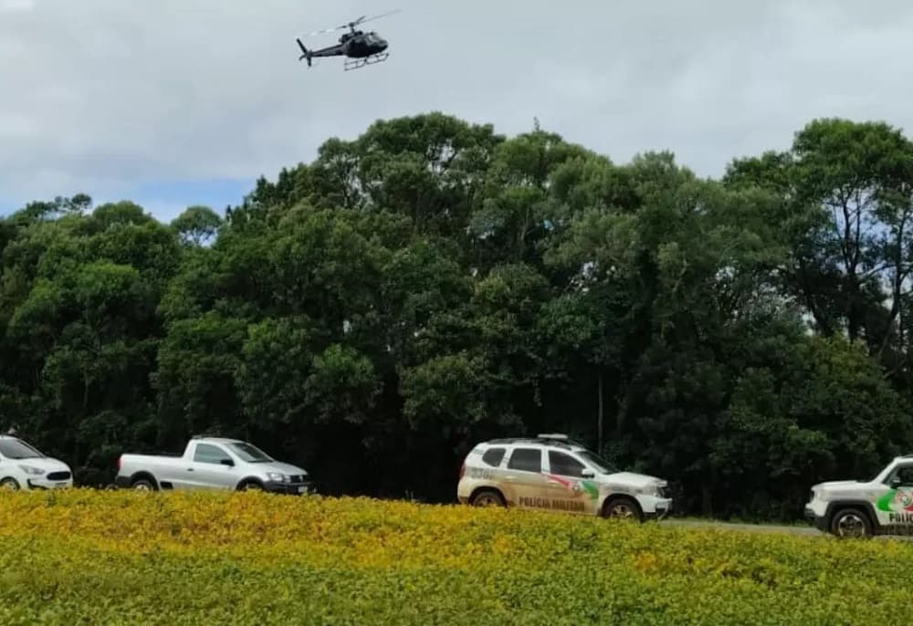Sozinho, PM enfrenta quatro bandidos fortemente armados