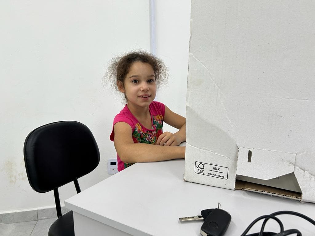 Votação foi através de urna eletrônica (Foto: Gilmar Bortese)