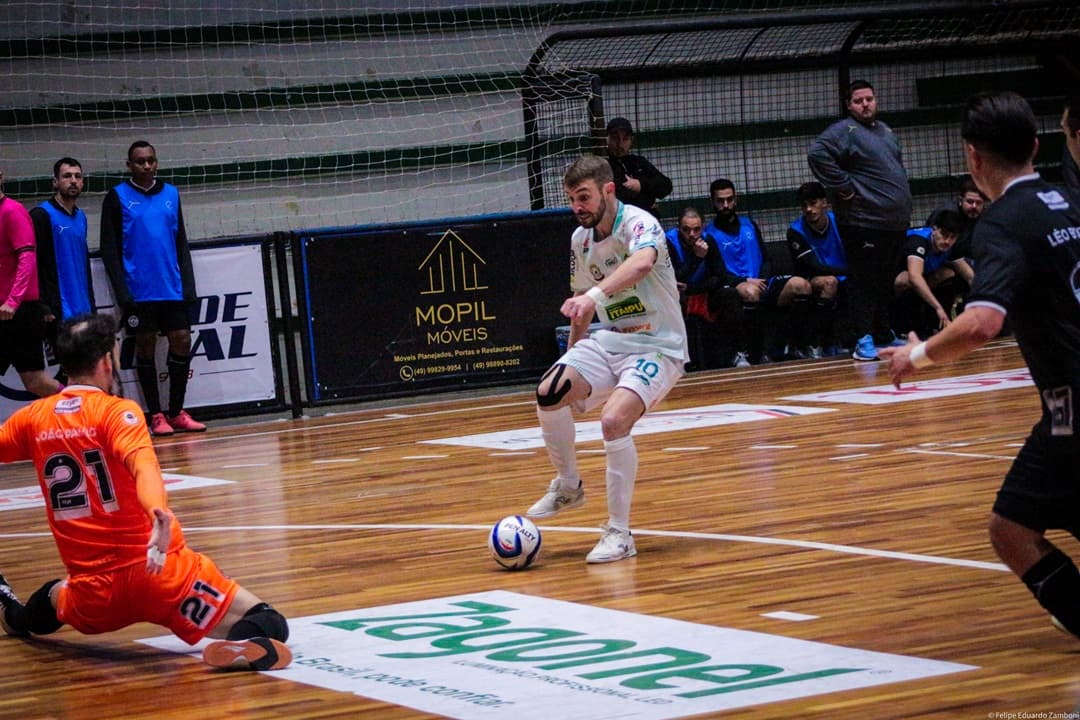 A Pinhalense Futsal Zagonel não conseguiu vencer a Yeesco (Foto: Felipe Eduardo Zamboni)