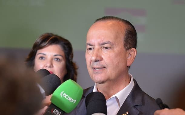 Jorginho Mello durante coletiva (Foto: Divulgação)