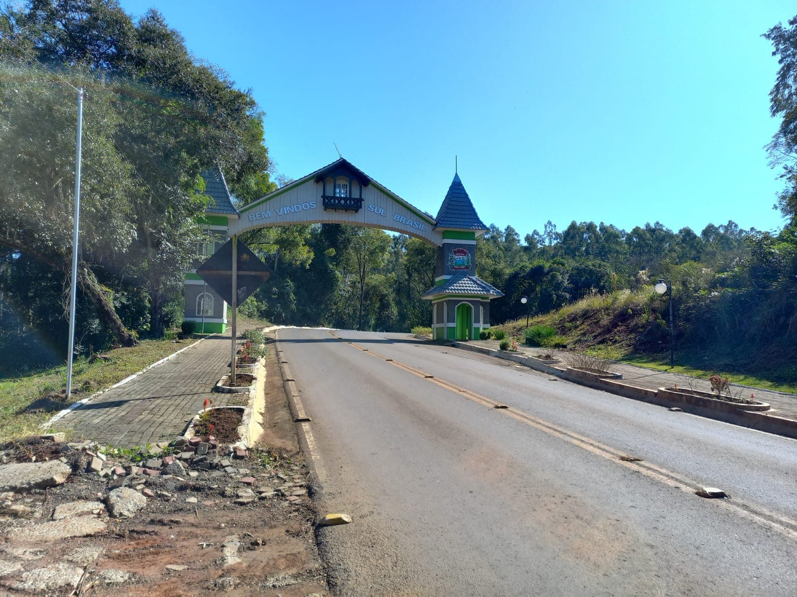 Será construindo um deck, com vista para o Rio Burro Branco, além de melhorar o sistema de iluminação e paisagismo