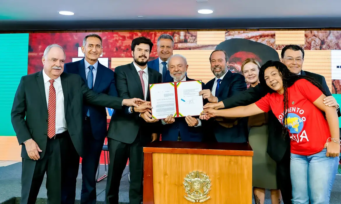 Lula sanciona gratuidade em conta de luz para famílias de baixa renda (Foto: Ricardo Stuckert/PR)