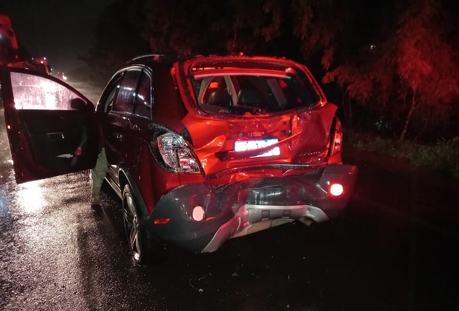Captiva ficou danificado após acidente (Foto: Corpo de Bombeiros)