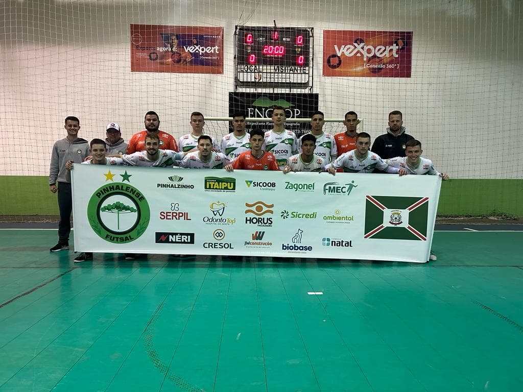 Time do técnico Maizena voltou a vencer na competição (Foto: Divulgação Pinhalense Futsal)