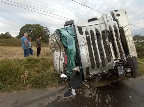 Veículo estava em oficina (Foto: Divulgação)