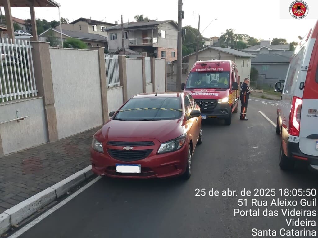 Criança ficou trantaca no veículo o dia todo (Foto: Divulgação CBM)