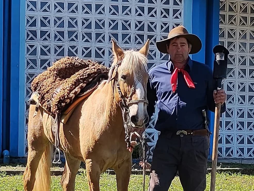 Atingido por enchente recebeu apoio e ficará com animal (Foto: Arquivo pessoal)