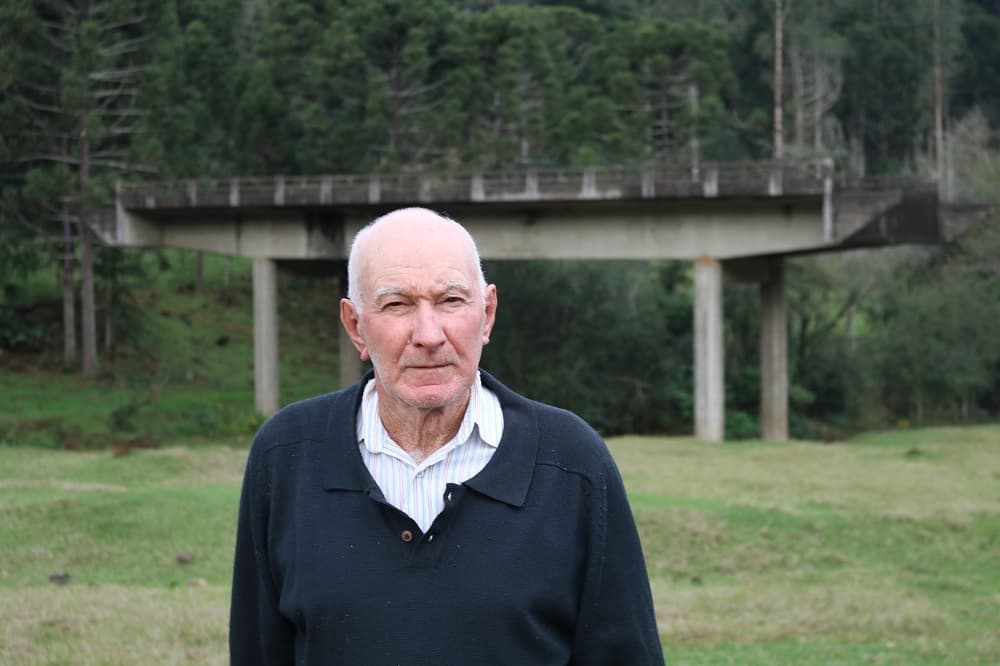 Romeu Frohlich não se importa em receber visitantes (Foto: Henrique Paulo Koch)
