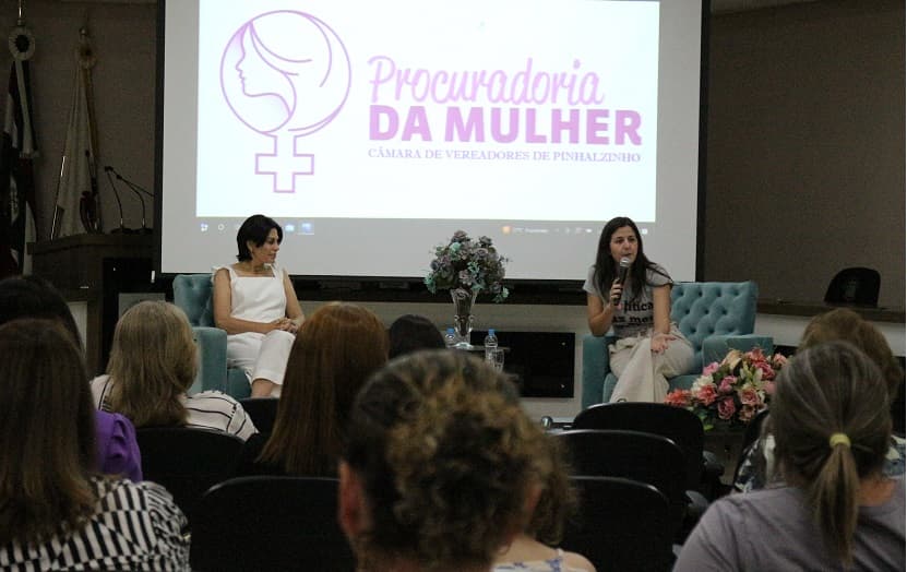 Palestrantes falaram sobre as principais dificuldades e a importância da participação feminina na política pardidária (Foto: Gilmar Bortese)