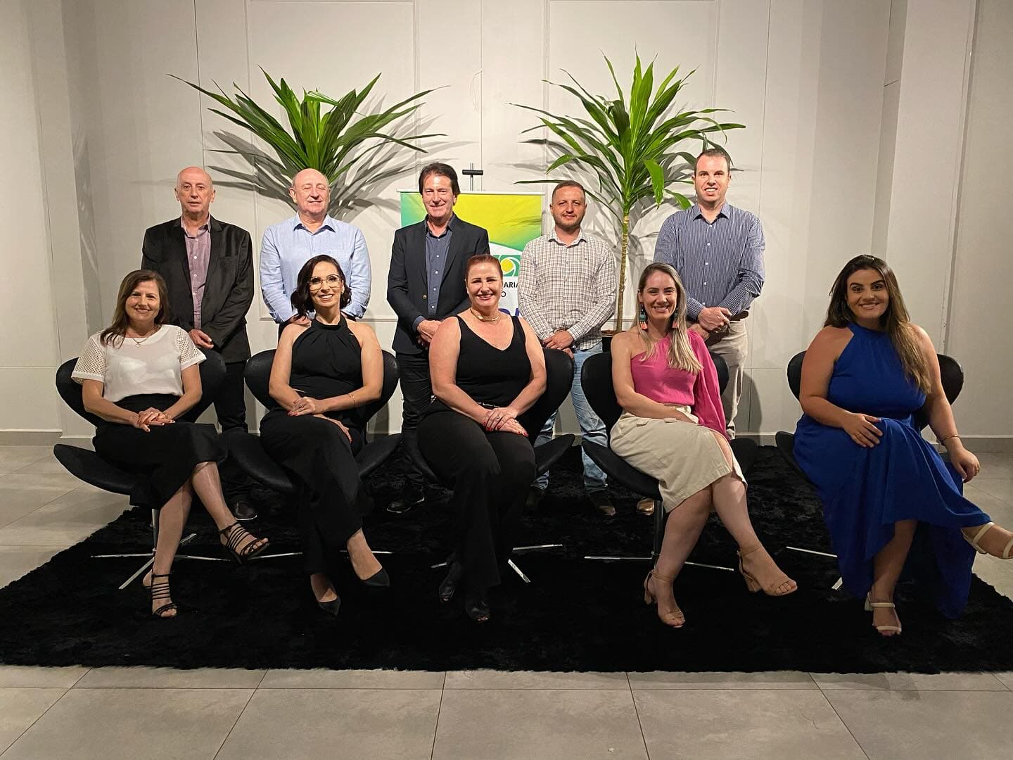 Integrantes da nova diretoria pousaram para a foto oficial (Foto: Felipe Eduardo Zamboni)